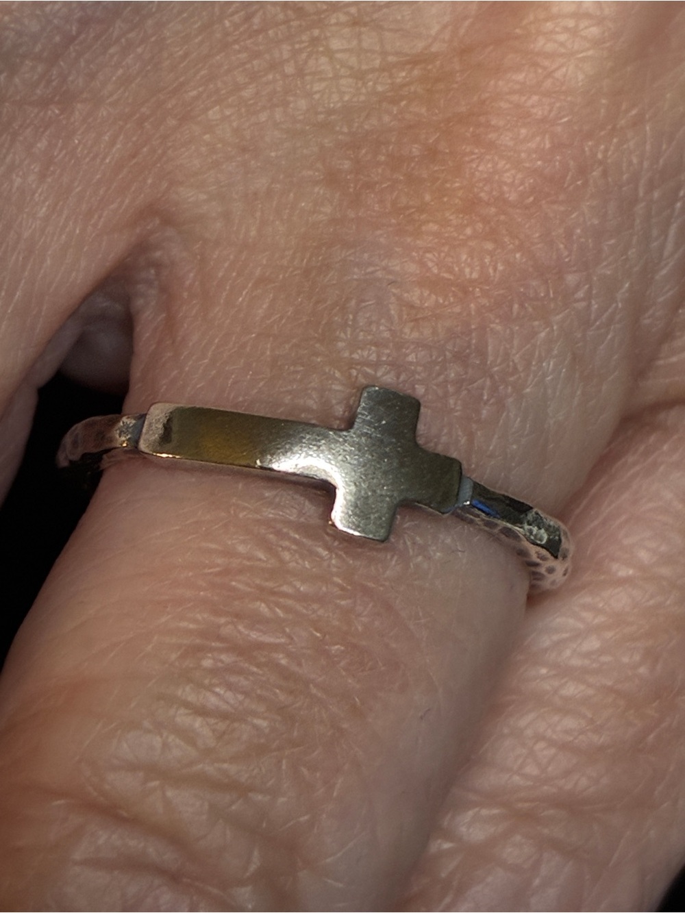 Silpada Simple Cross Band Ring in Shiny Sterling Silver.